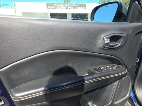 Used 2021 Jeep Compass Latitude image 10