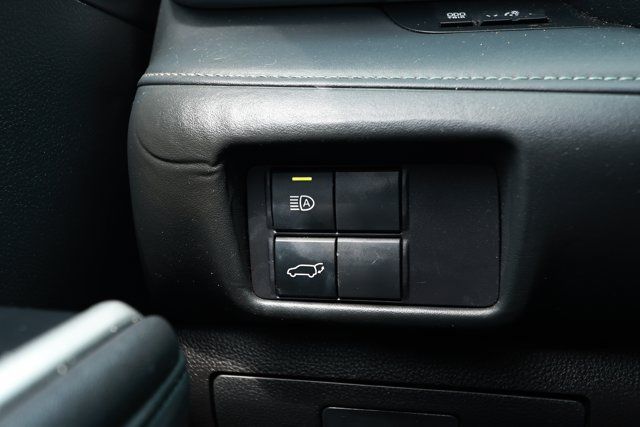 Used 2020 Toyota Highlander XLE AWD/4WD image 15
