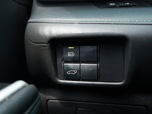 Used 2020 Toyota Highlander XLE AWD/4WD image 15
