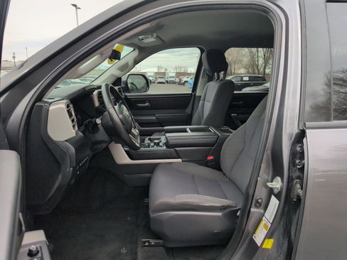 Used 2022 Toyota Tundra SR5 w/ SR5 Convenience Package image 25