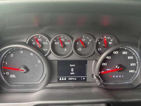 Used 2024 Chevrolet Silverado 2500 Custom w/ Custom Value Package image 7