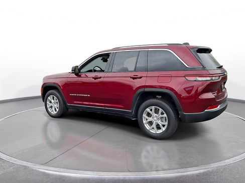 Used 2023 Jeep Grand Cherokee Limited w/ Luxury Tech Group II AWD/4WD image 6