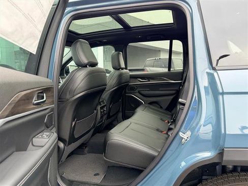 New 2026 Jeep Grand Cherokee Limited w/ Limited Altitude Package image 5