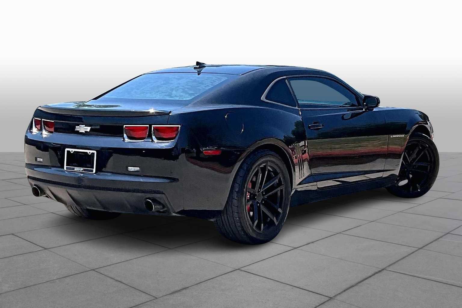 Used 2013 Chevrolet Camaro LS RWD image 14