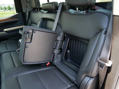 Used 2024 GMC Sierra 1500 Denali AWD/4WD image 18