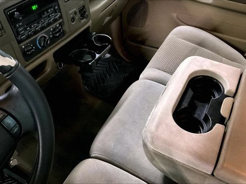 Used 2001 Ford F250 Lariat RWD image 9