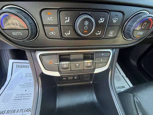 Used 2023 GMC Terrain SLT FWD image 18