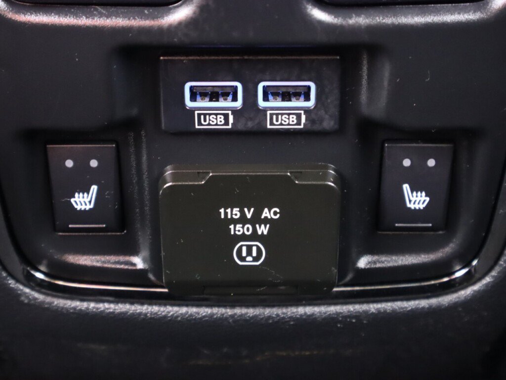Used 2019 Dodge Durango R/T w/ Technology Group AWD/4WD image 39