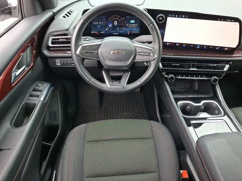 Used 2024 Chevrolet Traverse Z71 AWD/4WD image 13