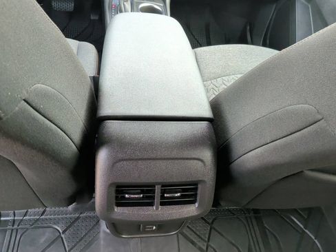 Used 2022 Chevrolet Equinox LT FWD image 37