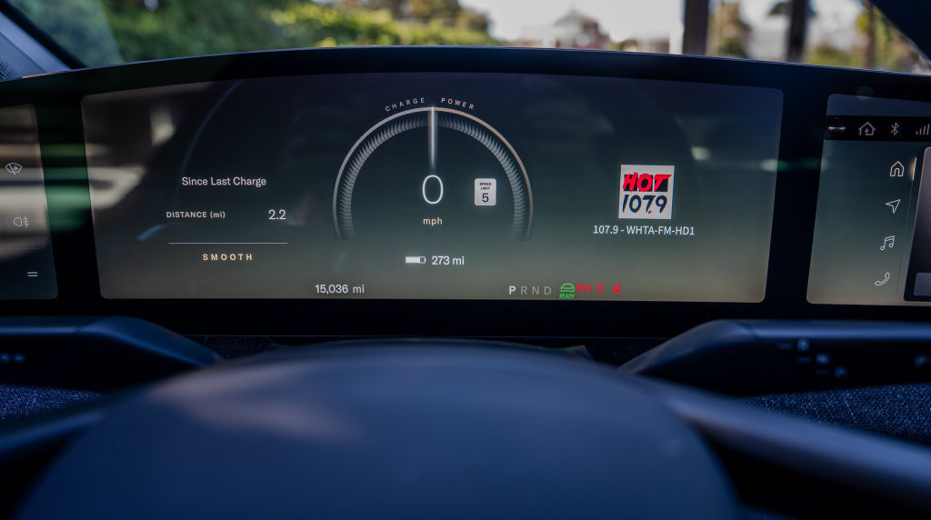 Used 2025 Lucid Air Pure RWD image 9