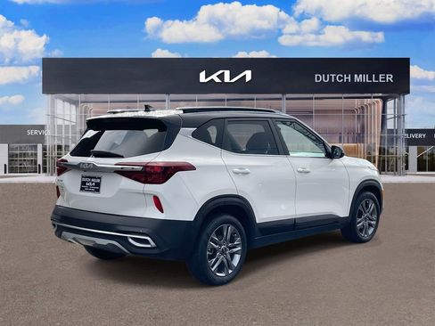 Used 2023 Kia Seltos S w/ Navigation Package image 7