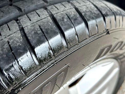 Used 2013 Dodge Avenger SE image 25