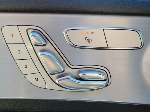 Used 2021 Mercedes-Benz GLC 300 4MATIC image 18