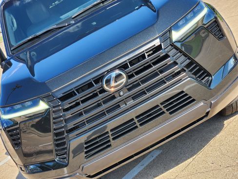 Used 2024 Lexus GX 550 w/ Accessory Package (Z1) AWD/4WD image 14