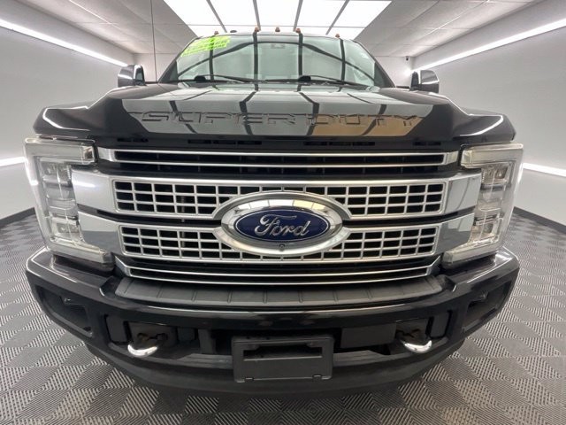 Used 2017 Ford F250 Platinum w/ Platinum Ultimate Package AWD/4WD image 2