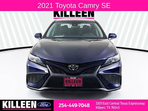 Used 2021 Toyota Camry SE image 2