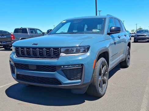 New 2026 Jeep Grand Cherokee Limited w/ Limited Altitude Package AWD/4WD image 3
