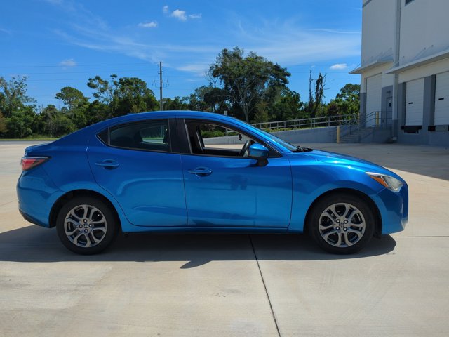 Used 2019 Toyota Yaris LE FWD image 4