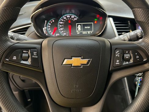 Used 2021 Chevrolet Trax LT image 28