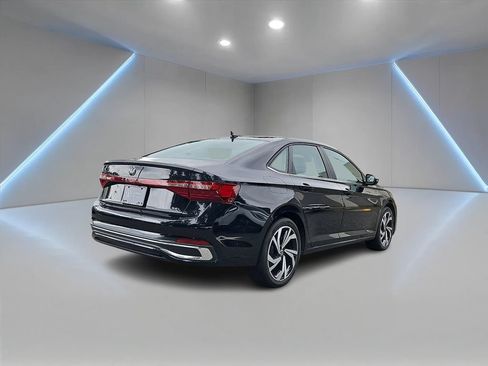 Certified 2026 Volkswagen Jetta SEL FWD image 5