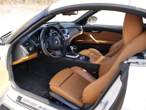 Used 2015 BMW Z4 sDrive35is image 24