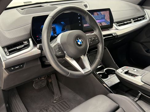 Certified 2025 BMW X2 xDrive28i w/ Premium Package AWD/4WD image 4