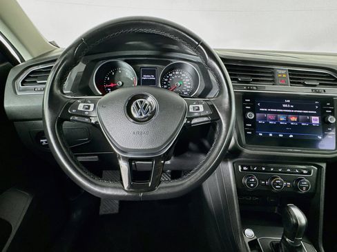 Used 2019 Volkswagen Tiguan SE w/ Panoramic Sunroof Package FWD image 10