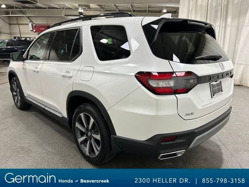 Used 2025 Honda Pilot Elite image 7