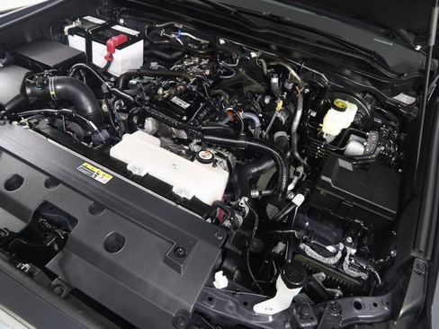 Used 2025 Toyota Tacoma Limited image 18