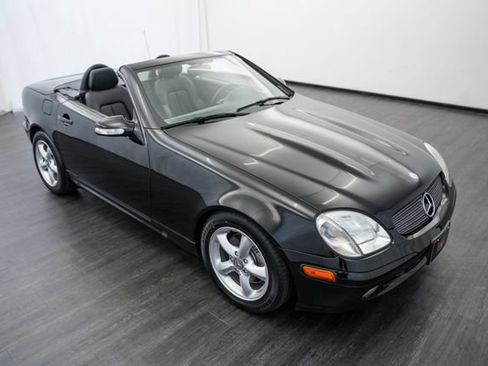 Used 2003 Mercedes-Benz SLK 320 image 2