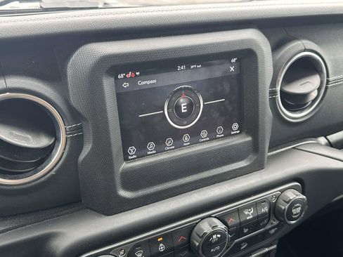 Used 2018 Jeep Wrangler Unlimited Sahara w/ Cold Weather Group image 28