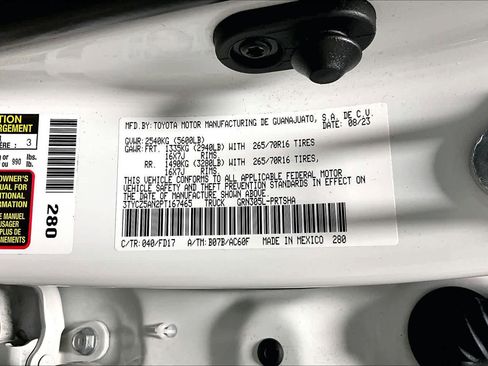 Certified 2023 Toyota Tacoma TRD Off-Road AWD/4WD image 33
