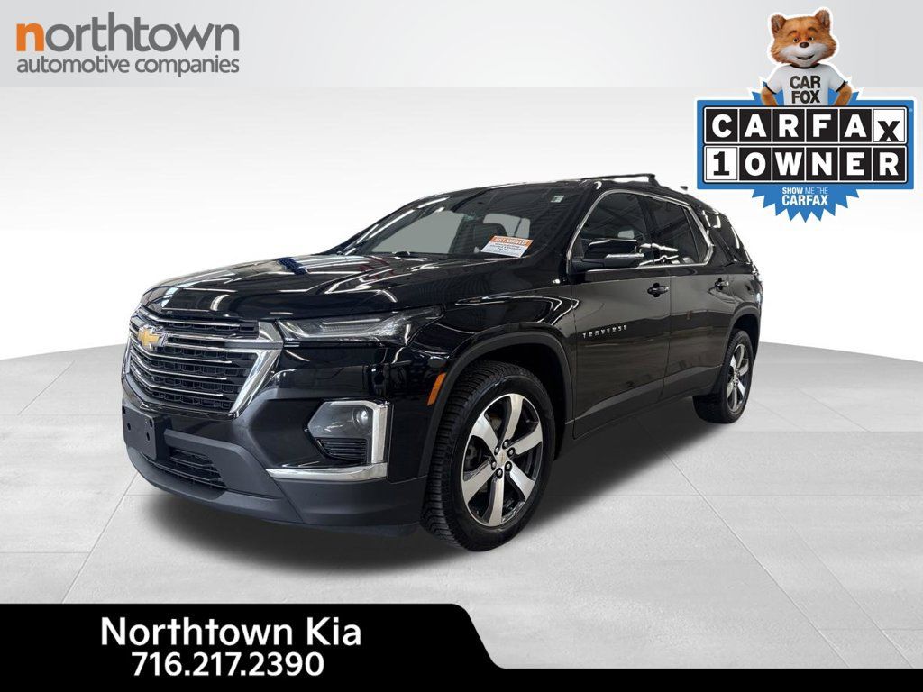 Used 2023 Chevrolet Traverse LT w/ LT Premium Package AWD/4WD image 1
