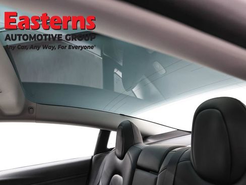 Used 2023 Tesla Model 3 Standard Range image 32