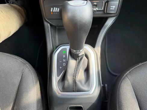 Used 2020 Jeep Renegade Sport w/ Sport Appearance Group AWD/4WD image 43