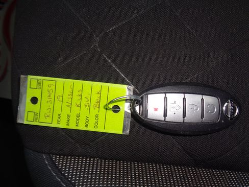 Used 2019 Nissan Kicks SV w/ Exterior Package image 16