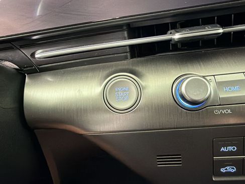 Used 2025 Hyundai Kona SEL image 25