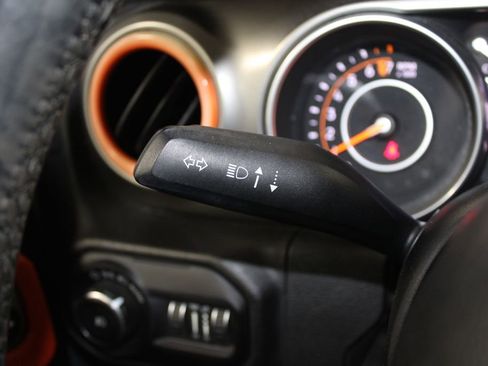 Used 2018 Jeep Wrangler Unlimited Sport S image 36