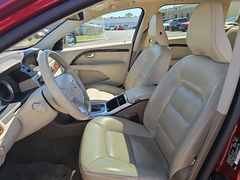 Used 2013 Volvo XC70 3.2 AWD/4WD image 3