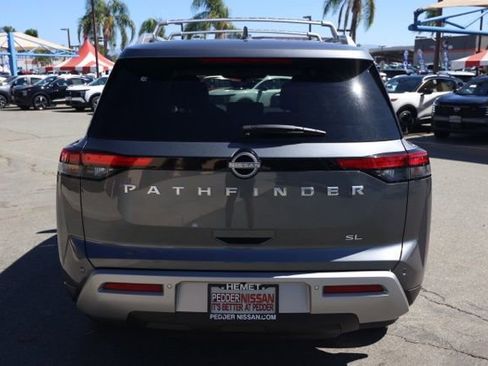 New 2025 Nissan Pathfinder SL image 5