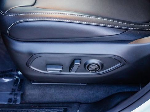 New 2025 Jeep Grand Cherokee Limited w/ Black Appearance Package image 26