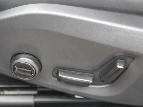 Certified 2026 Volvo XC60 B5 Plus w/ Climate Package image 21