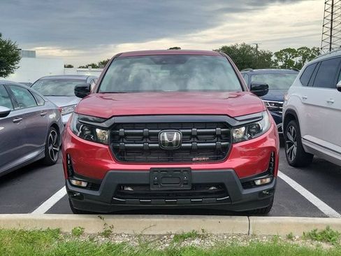 Used 2025 Honda Ridgeline Sport image 2