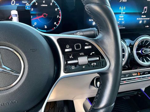 Used 2023 Mercedes-Benz GLA 250 4MATIC w/ Premium Package image 23