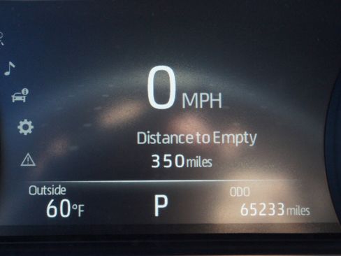 Used 2023 Toyota Venza XLE image 4