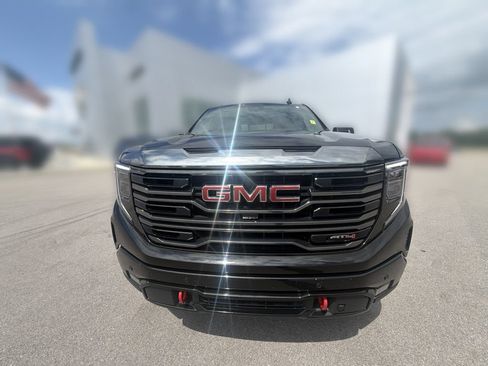 Used 2023 GMC Sierra 1500 AT4 w/ AT4 Premium Package AWD/4WD image 18