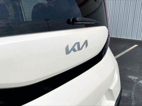 Used 2025 Kia Soul LX FWD image 29