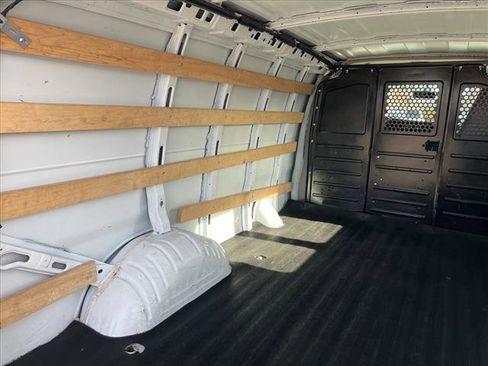 Used 2018 GMC Savana 2500 w/ Driver Convenience Package image 7