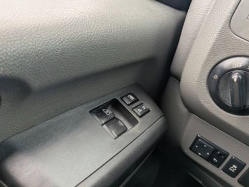 Used 2020 Nissan NV 2500 SV RWD image 29
